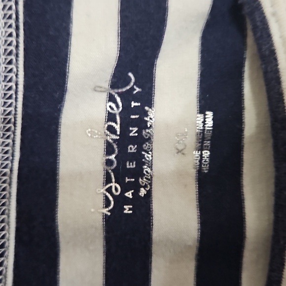 Isabel Maternity by Ingrid & Isabel Navy and White Striped Top - Picture 9 of 10